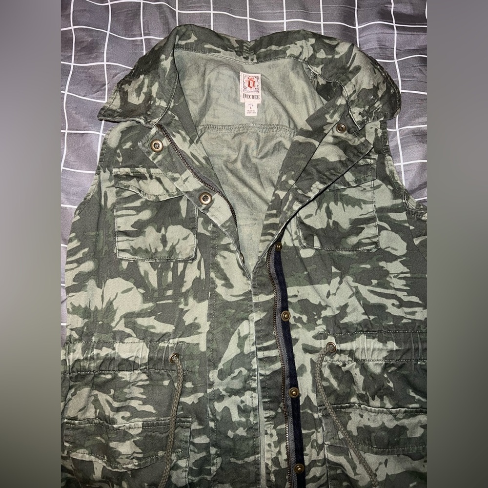 Camouflage vest